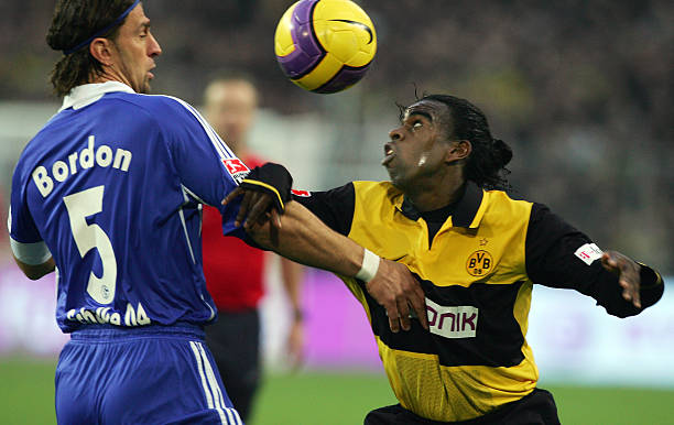 出打下了坚 出打下了坚